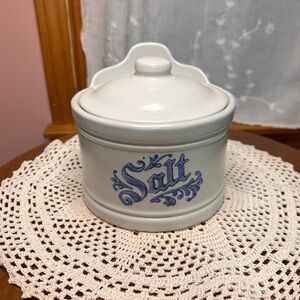 Vintage Pfaltzgraff Yorktowne Salt Cellar with Lid